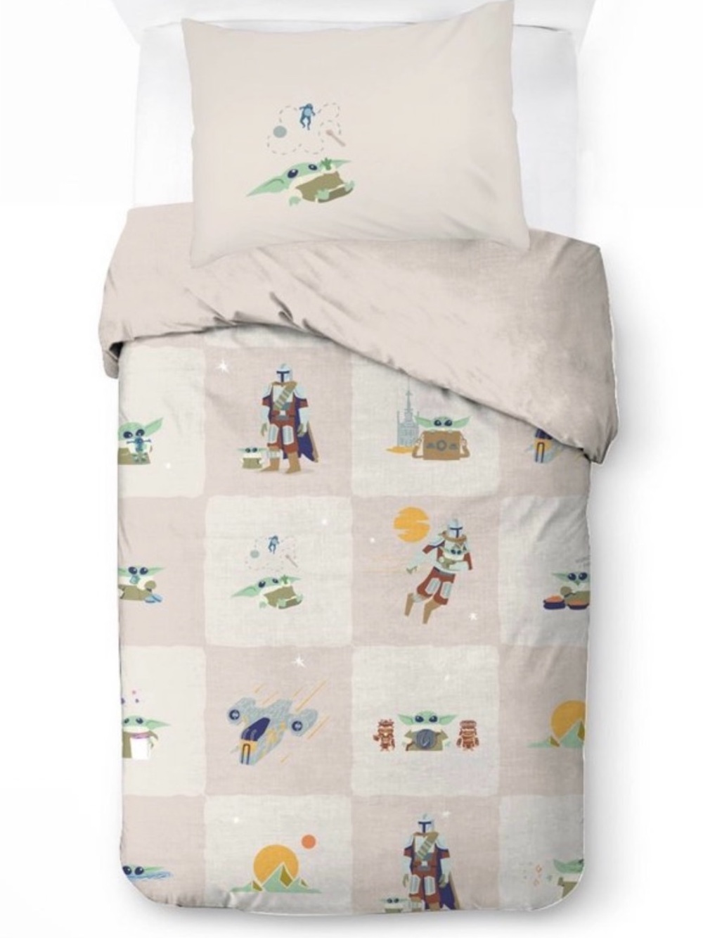 Grogu and Mandalorian Quilt and Sham Set twin